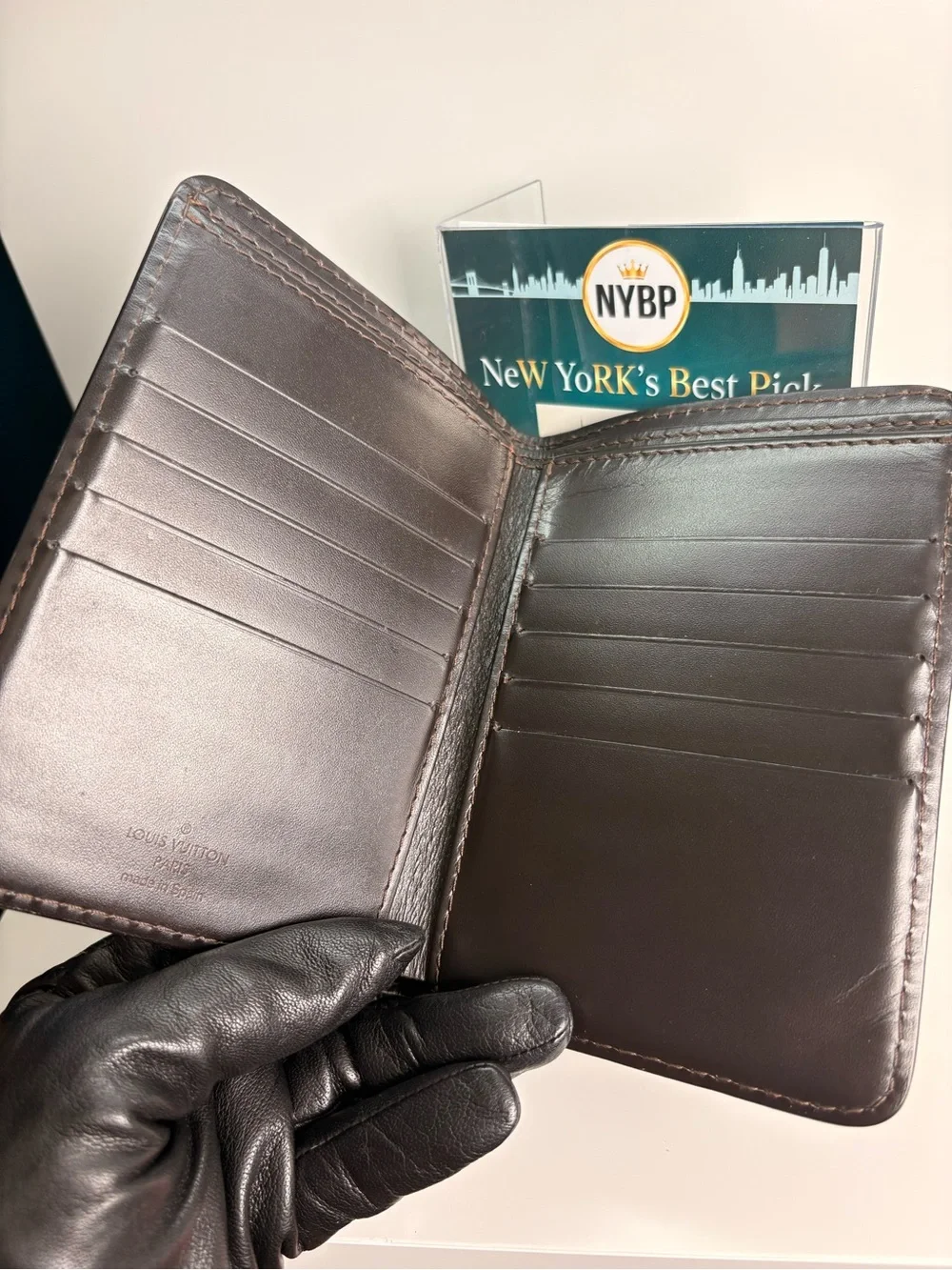Pre❤️Louis Vuitton Utah Leather Bifold Passport/Wallet - Brown